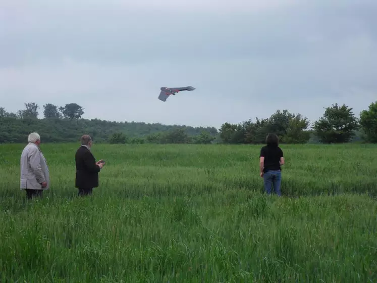 Après les blés et orges, la Chambre d’agriculture proposera aux agriculteurs, au cours de l’hiver prochain, d’ajuster avec précision la fertilisation azotée des colzas avec son drone.