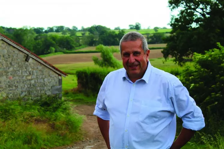 Guy Madet, agriculteur au Theil, a toujours défendu la proximité avec les assurés, une valeur essentielle pour Groupama.