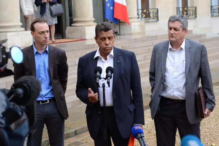 Thomas Diemer, Xavier Beulin et Dominique Barrau à la sortie de leur rendez-vous à l'Elysée le 24 août.
