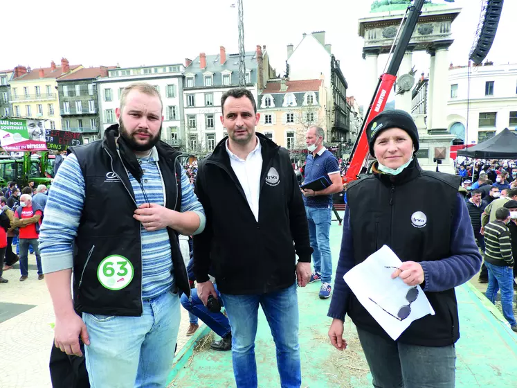 Quentin Baumont, David Chauve et Sabine Tholoniat chefs d’orchestre de cette mobilisation à Clermont-Ferrand