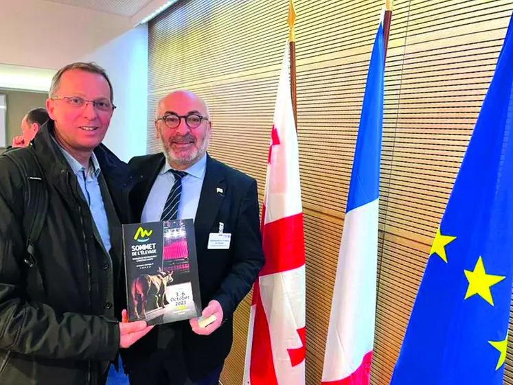 Gocha Javakhishvili, ambassadeur de Géorgie en France et Benoît Delaloy, chargé des relations internationales au Sommet de l’Elevage.