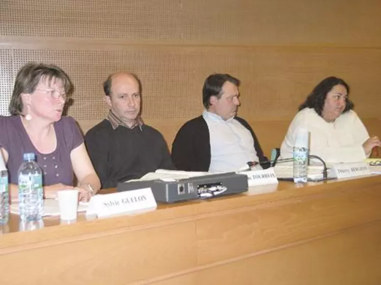 Sylvie Guelon, présidente ; Jean-Luc Tourreix et Régine Arnaud, administrateurs, ont accueilli leur trésorier national, Thierry Bergeon