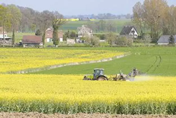 Les distances de sécurité sont à 5 m ou 10 m à proximité des habitations