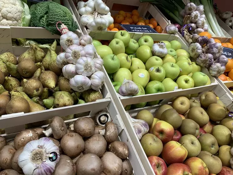 Les professionnels de l'agriculture d'Auvergne-Rhône-Alpes réclament la réouverture des marchés lorsque les conditions sanitaires le permettent.