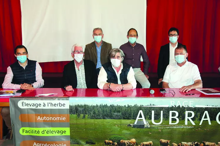 L’équipe de l’UPRA Aubrac réunie en Lozère pour l’assemblée générale.