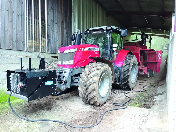 Compact, adaptable et performant, le prototype de compresseur à entraînement hydraulique de la société MAC3 a été testé par plusieurs agriculteurs dont les retours ont participé à sa conception et son amélioration.