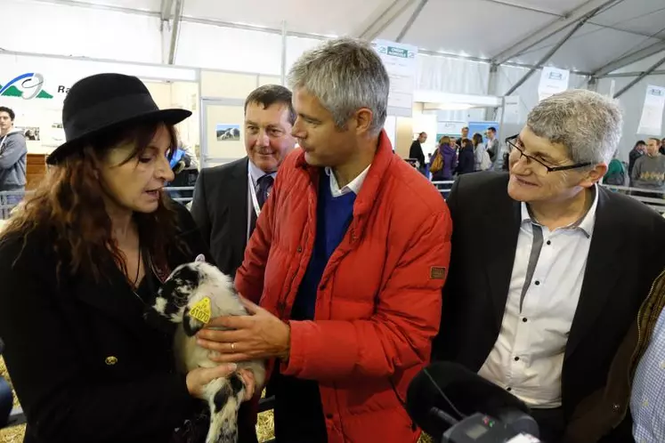 Laurent Wauquiez et Raymond Vial, aux côtés de Michèle Boudoin, présidente de la FNO et de Jacques Chazalet, président du Sommet de l'élevage.