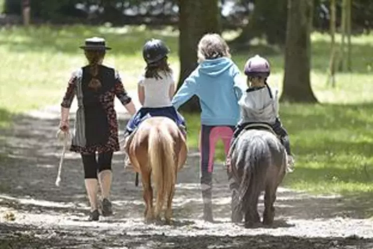 La Ferme de la Moulerette attend les enfants pour des balades à poney.