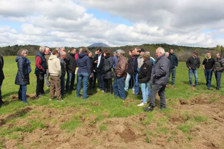 Une visite sur place demandée par FNSEA et JA avec la préfète et les services de la DDT pour constater de visu  l’ampleur des dégâts.