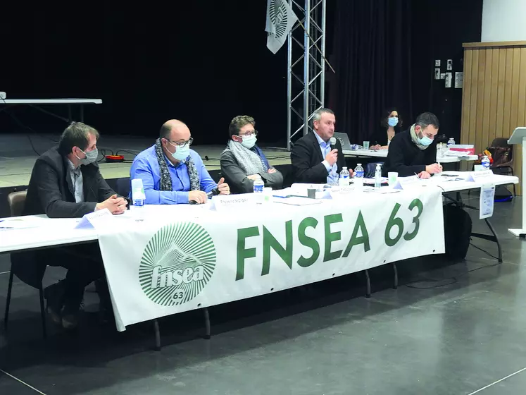 La table ronde du congrès de la FNSEA 63 était dédiée à la viabilité et la compétitivité des exploitations agricoles.