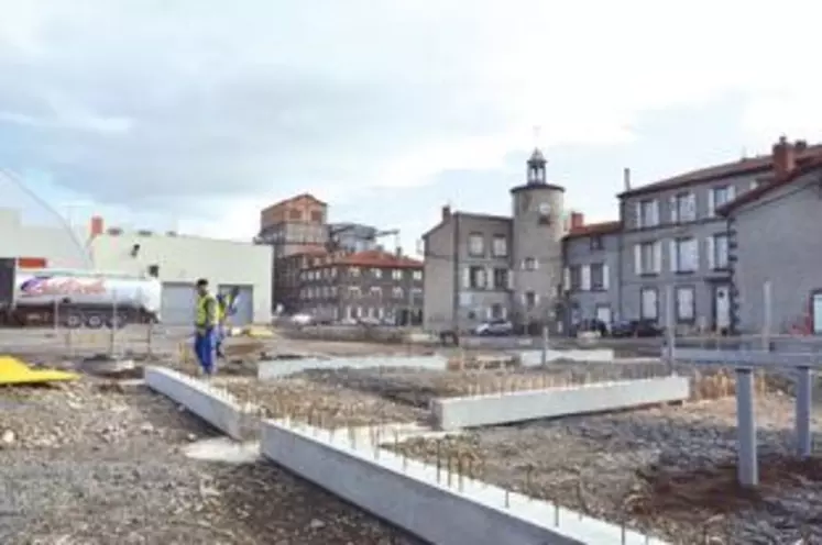 Dans le cadre de la réfection de l’entrée du site, un bâtiment de 500 m² labélisé HQE (haute qualité environnementale) est en cours de construction.