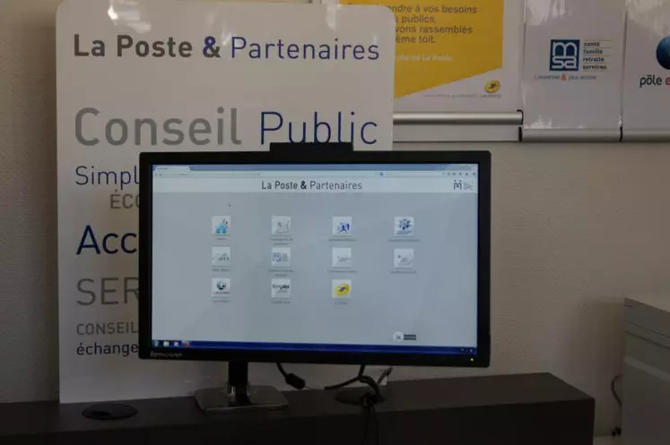 Le bureau de poste de Manzat met à disposition des usagers un ordinateur avec des liens directs permettant d’accéder aux services de ses partenaires.
