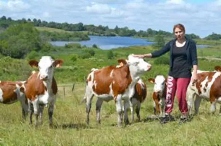 Céline Golfier consacre beaucoup de temps à observer et renforcer son lien avec ses animaux pour faciliter son travail.