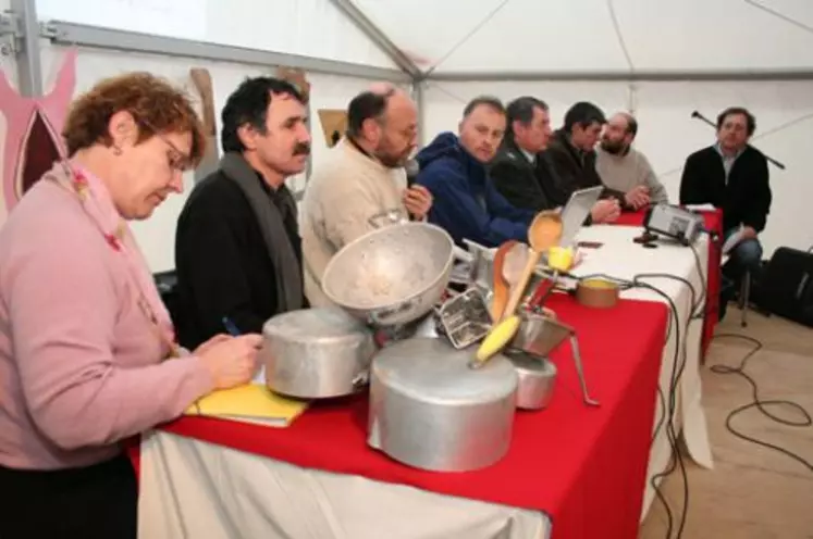 Les professionnels de la filière porcine se sont retrouvés autour d’une table-ronde à l’occasion de la fête de la Mangona de Laroquebrou.