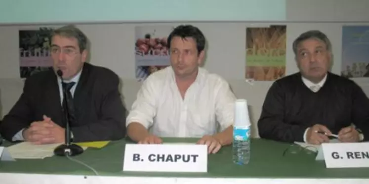 Les représentants de l’UDSEA et des Jeunes Agriculteurs ont ouvert le débat sur l’agriculture du Puy-de-Dôme aux côtés du président de la Chambre d’agriculture et du Secrétaire général de la FNSEA