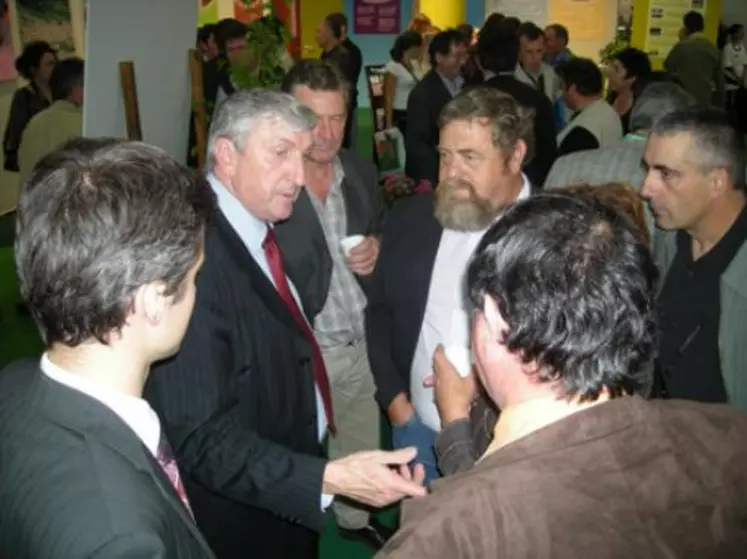 Le maintien du caractère d’ordre public du statut du fermage a été au coeur des revendications des fermiers du Massif central auprès de Jean-Michel Lemétayer, président de la FNSEA et du conseiller du ministre de l’Agriculture.