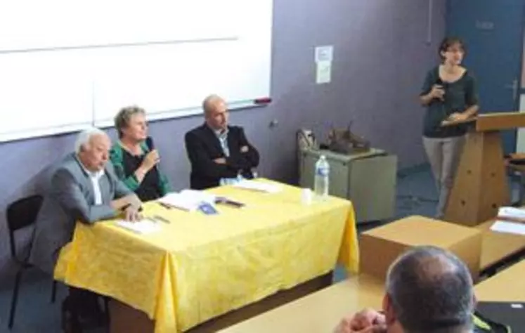 Les participants de la table ronde : Gilles Chocheyras administrateur de la MSA Auvergne (2), Anne Gautier, administratrice de la CCMSA et Christian Gouy, Président de la section employeurs de la FDSEA 43.