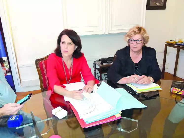 Aux côtés de la préfète Anne-Gaëlle Baudouin-Clerc, Béatrice Steffan, secrétaire générale de la préfecture nommée référente départementale.