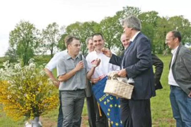 Une aide couplée à la production porcine de montagne ne représenterait que 6 à 7 millions d'euros dans le budget de la Politique agricole commune, comme l'ont rappelé les jeunes éleveurs au ministre.