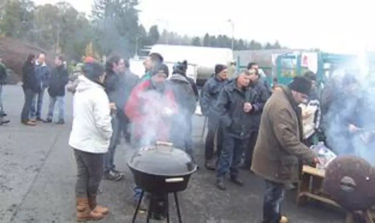 « On ne peut pas rester à 310 euros/ 1 000 litres alors que Terra Lacta est à 340 euros/1 000 litres» affirment les producteurs.