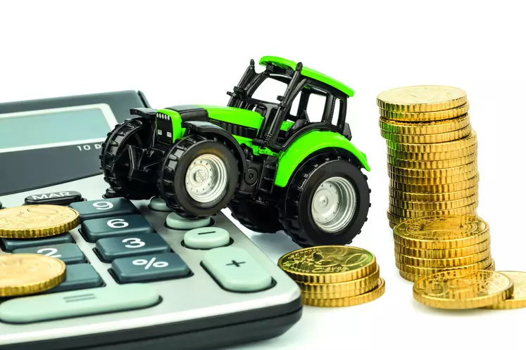 Tracteur sur calculette + pièces