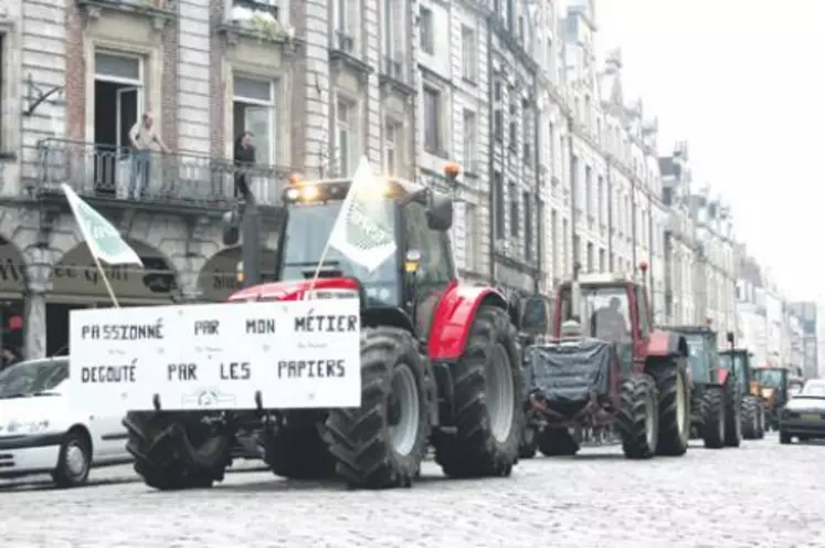 À l’appel de la FDSEA et des Jeunes agriculteurs du Pas-de-Calais, 400 exploitants en tracteurs ont défilé en cortège dans les rues d’Arras, de Boulogne, de Calais, de Saint-Omer et de Montreuil. 
Sur les cinq lieux, les différentes délégations ont été reçues par les services préfectoraux.