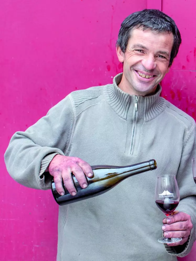 Pierre Deshors, vigneron au Crest, est le nouveau président de la Fédération Viticole du Puy-de-Dôme.