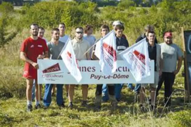 Une délégation de JA des inter-cantons de Limagne Nord a participé à la manifestation pour dénoncer l’emprise sur les terres agricoles.