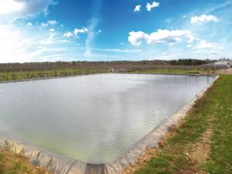 La future réserve d’eau d’Adrien sera d’une capacité de 10 000 m³ et s’apparentera à celle sur cette photo.