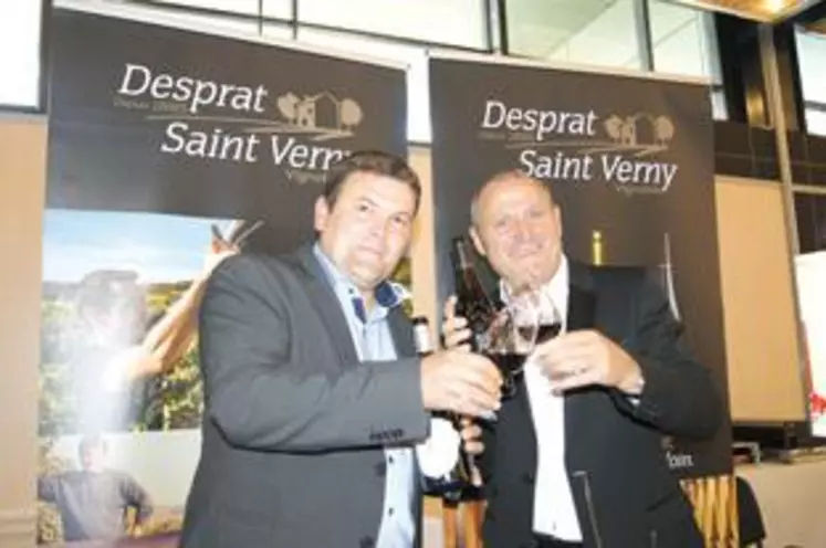 Sébastien Vidal, administrateur de Limagrain et PDG de Sélia-Saint Verny, et Pierre Desprat, DG de la Maison Desprat et Directeur opérationnel de la cave Saint Verny, ont scellé leur rapprochement au Sommet de l’élevage.