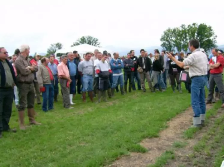 Les exploitants attentifs aux solutions techniques fournies par les techniciens de Domagri.