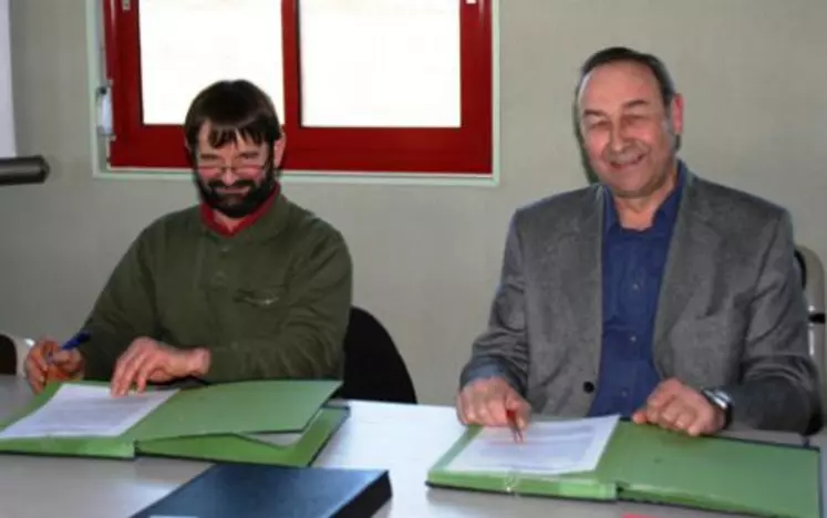 Paul Bony, président de Copagno (à gauche) et Jean-Michel Vernaudon, président de Socaviac ont signé une convention.