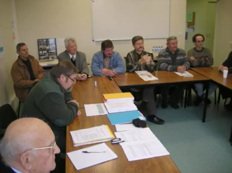 La section des fermiers et la section des bailleurs de l’UDSEA ont beaucoup travaillé pour préparer les élections de leurs représentants aux tribunaux et commission des baux ruraux.
