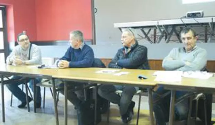 Durant l’assemblée générale de la section territoriale Auvergne de Périgord Tabac, Stéphane Allègre (à gauche) et Jean-Louis Duron (au centre) sont revenus sur le projet de la Seita de Riom.