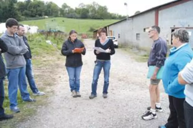 Les différents représentants agricoles ainsi que de la DDT ont sillonné le département afin de constater les pertes de fourrages, en vu de la demande de classement en zone de calamité agricole.