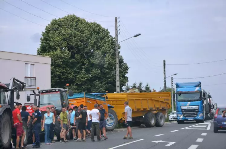 Dans l'Allier, la mobilisation a démarré mercredi à l'appel de la FNSEA03 et des JA03.