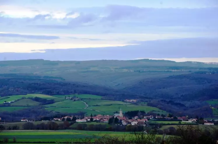 Les régions Auvergne et Rhône-Alpes cultivent la diversité des productions à la faveur d'un climat très changeant d'un secteur à un autre.