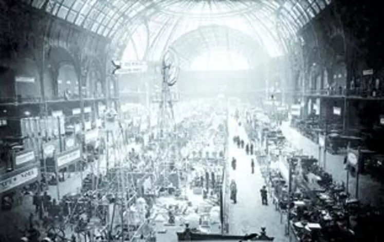 En 1923, le SIMA au Grand Palais à Paris.
