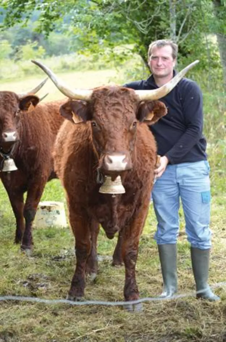 Frédéric Chabrillat, 
co-président du syndicat Salers du Puy-de-Dôme et éleveur à Mazoires présentera quatre de ses animaux au National.