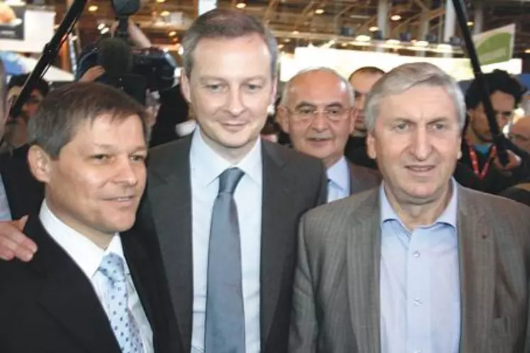 Dacian Ciolos a inauguré le 47ème SIA avec Bruno Le Maire. Ils étaient accompagnés par Jean-Michel Lemétayer, président de la FNSEA