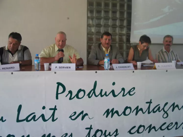 Les représentants des organisations professionnelles agricoles ont exprimé leur foi en l’avenir de la production laitière et leur volonté d’accompagner les producteurs dans l’évolution de leur environnement professionnel.