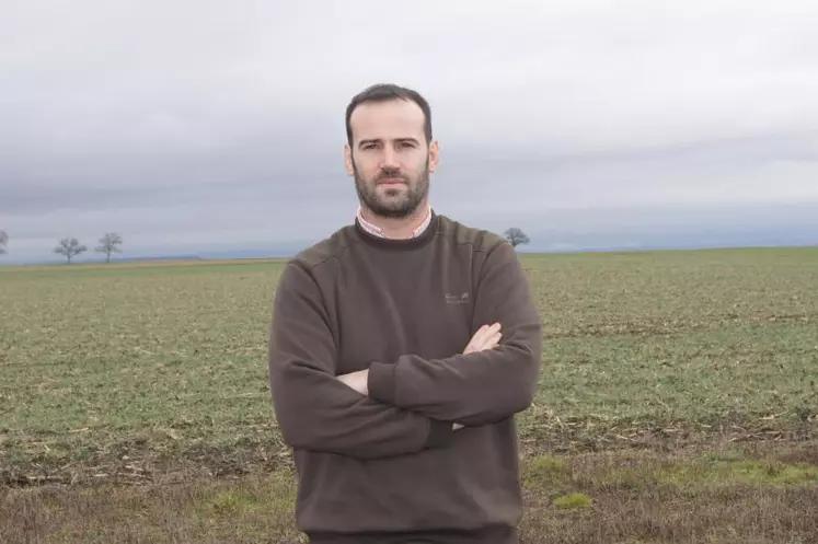 « Ce qui nous sauve, c’est que nous n’avons pas tous nos œufs dans le même panier ». Matthieu Trillon cultive 96 hectares de céréales, de pommes de terre et d’oignons.