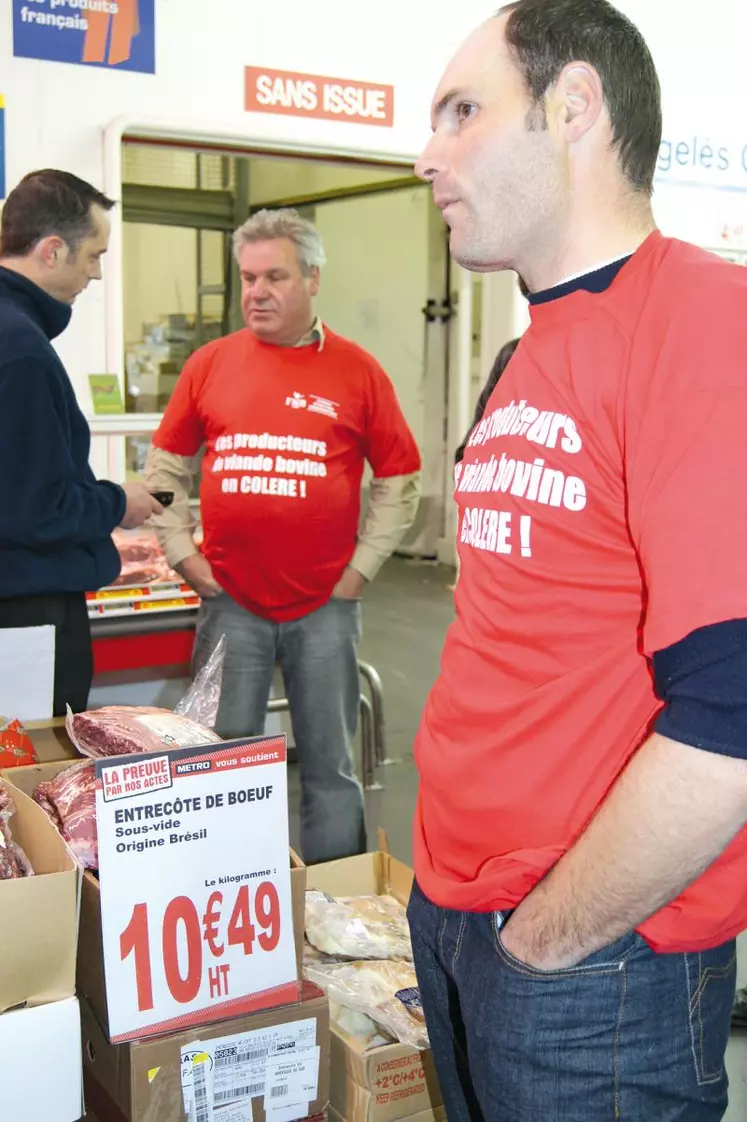 Au rayon boucherie, « entrecôtes de boeuf, origine Brésil »