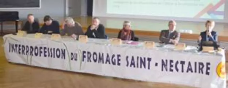 Lors de l’assemblée générale de l’Interprofession Saint-nectaire, les nouvelles propositions au cahier des charges ont été présentées.