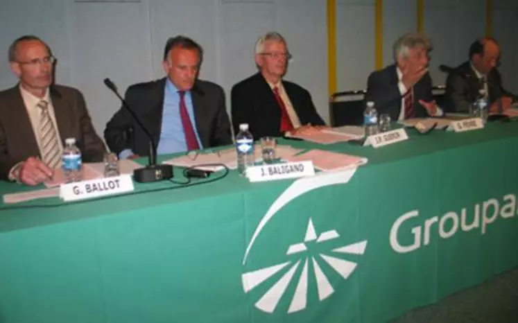 Guy Ballot, vice-président de la fédération départementale, Jean Baligand, Jean Paul Guérin, Gérard Fevre et Jean Boy, vice président de la fédération départementale