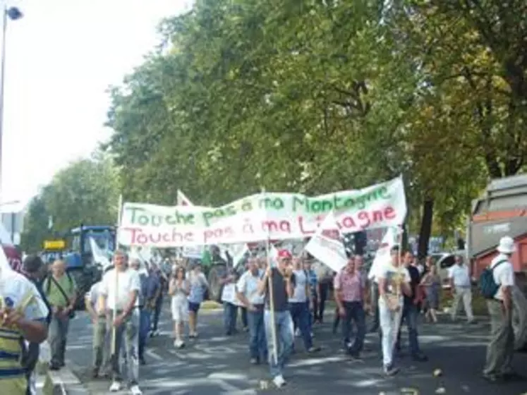 Les agriculteurs du Massif central, de plaine et de montagne, côte à côte pour défendre LE métier.