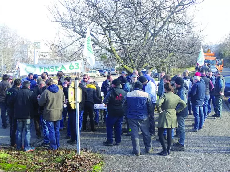 FNSEA et JA mobilisés devant la DRAAF. Comment se positionnent les autres syndicats ?