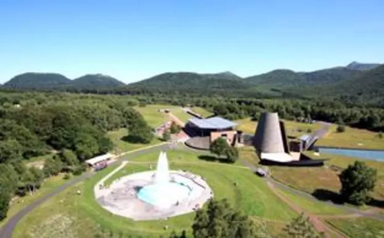 Le parc Vulcania est situé sur la commune de St-Ours-les-Roches, dans le Puy-de-Dôme.