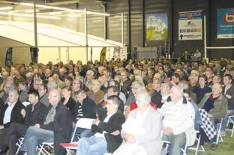 Au Hpark, salle comble, non pas de rugbymen mais de chasseurs.