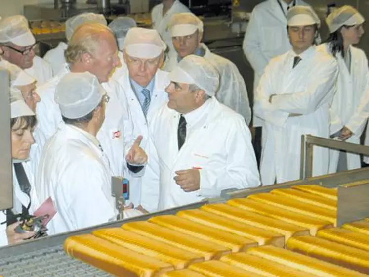 Brice Hortefeux, René Souchon et le préfet, Patrick Stéfanini ont visité les nouvelles lignes de production pains de mie et pains hamburgers de Jacquet